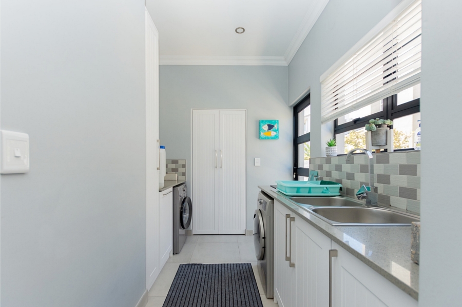 4 Bedroom Property for Sale in Myburgh Park Western Cape